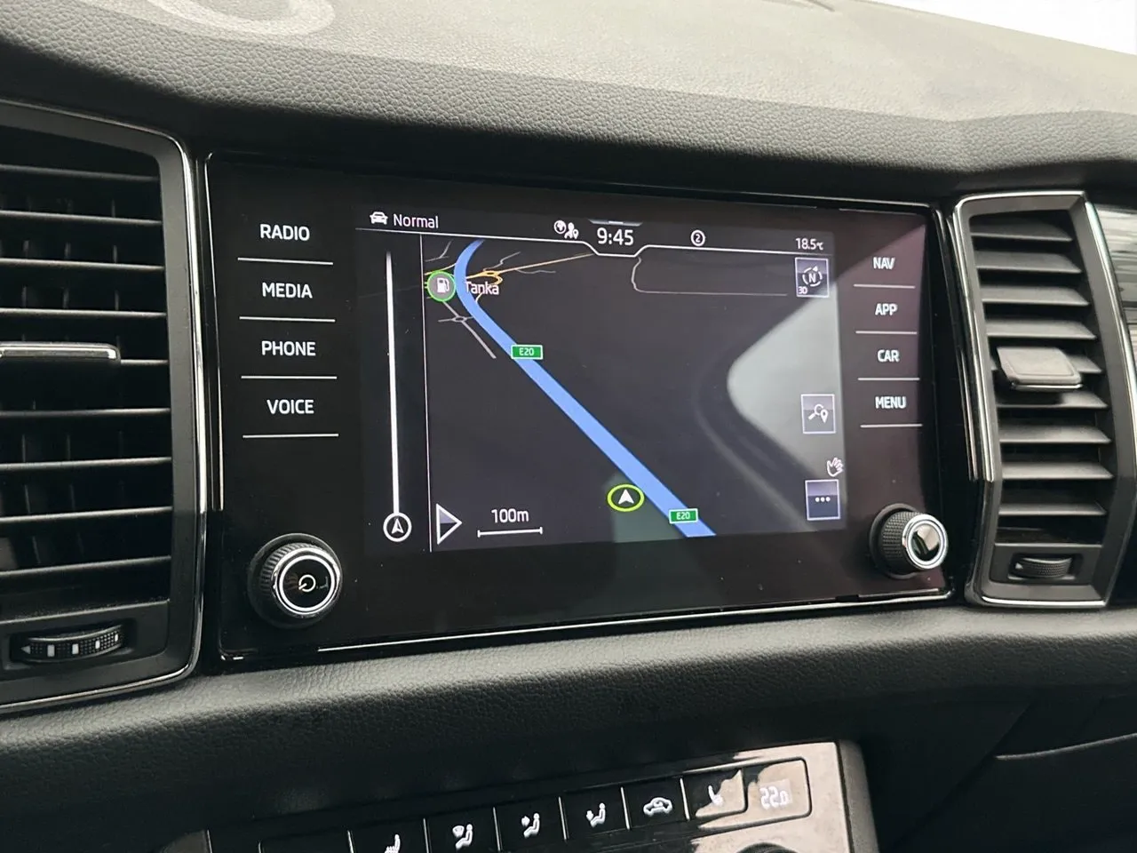 Vehicle image 23