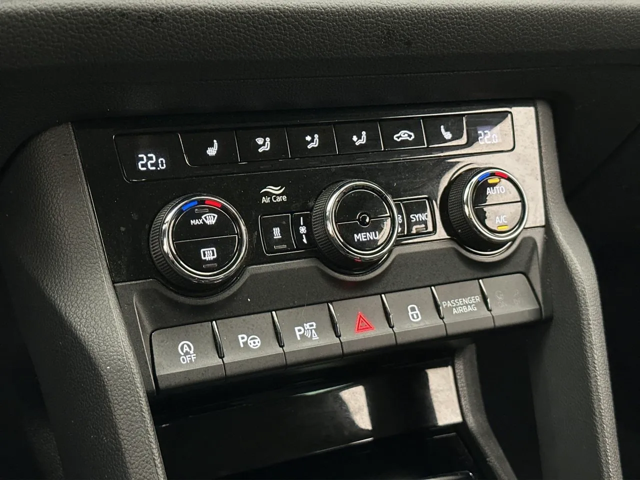 Vehicle image 27
