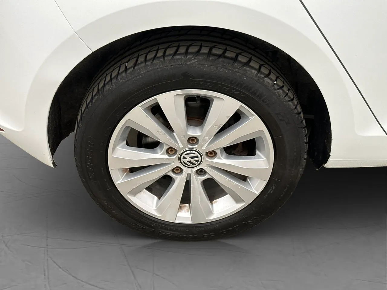 Vehicle image 25