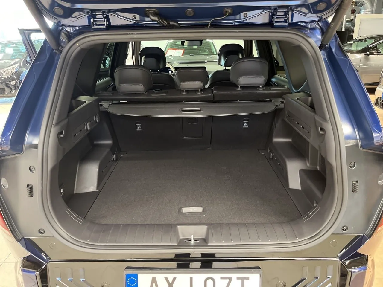 Vehicle image 9