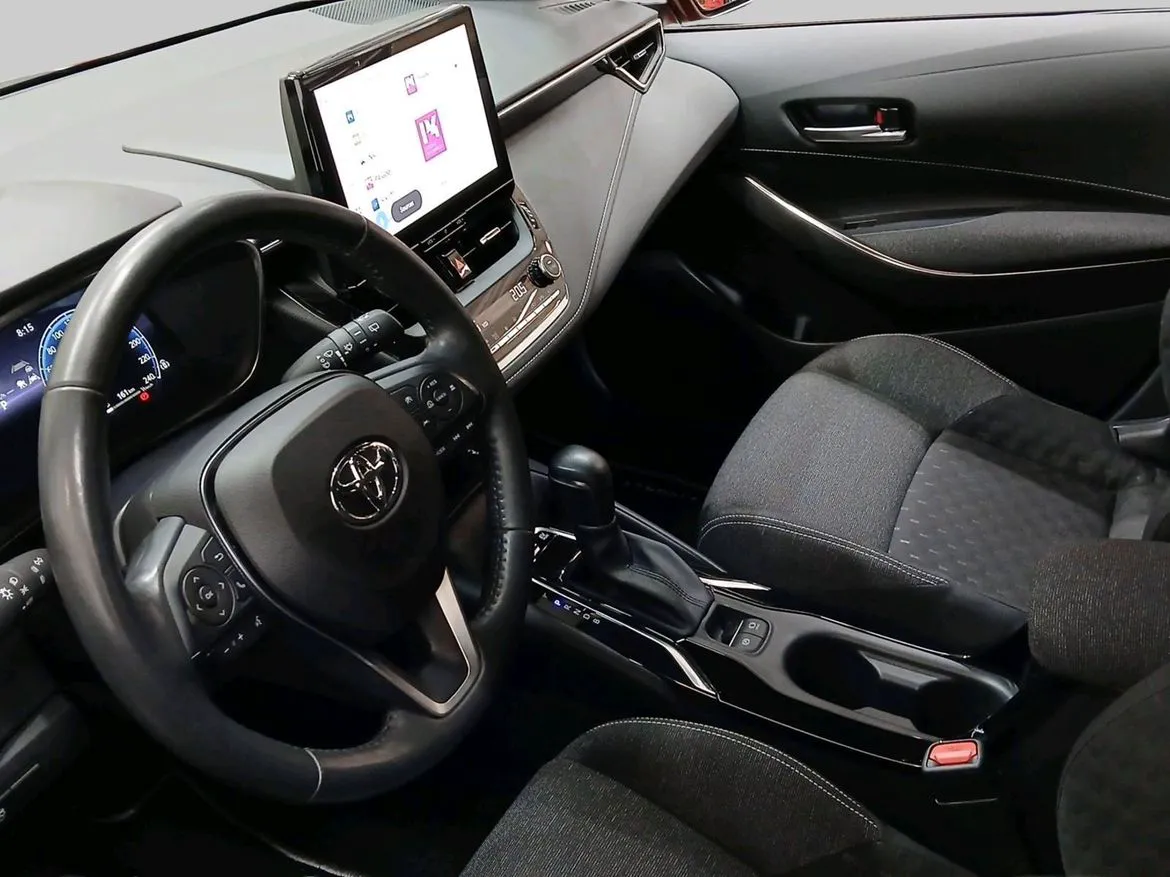 Vehicle image 13