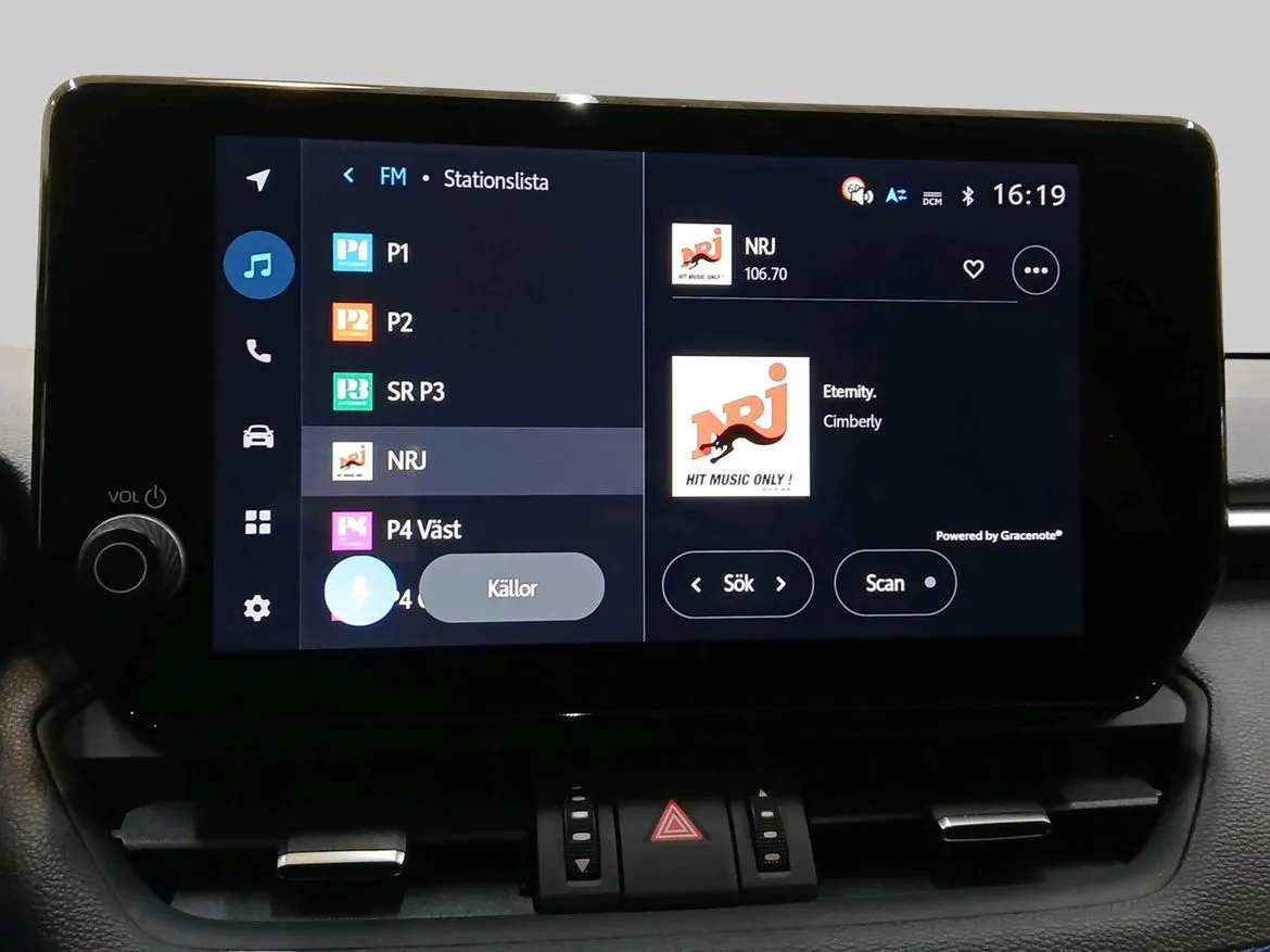 Vehicle image 15