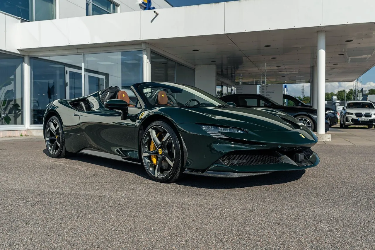 Vehicle image 13