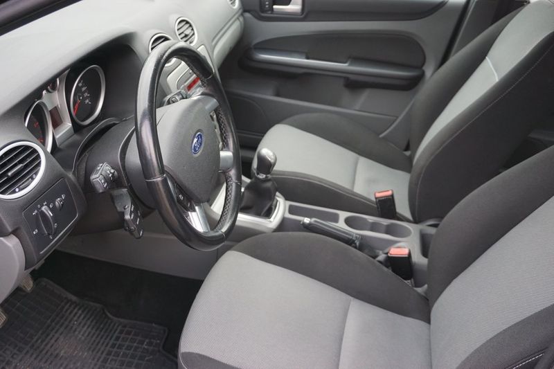 Ford Focus bild 8
