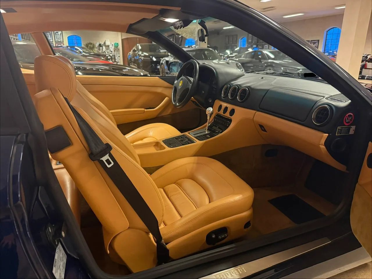 Vehicle image 16