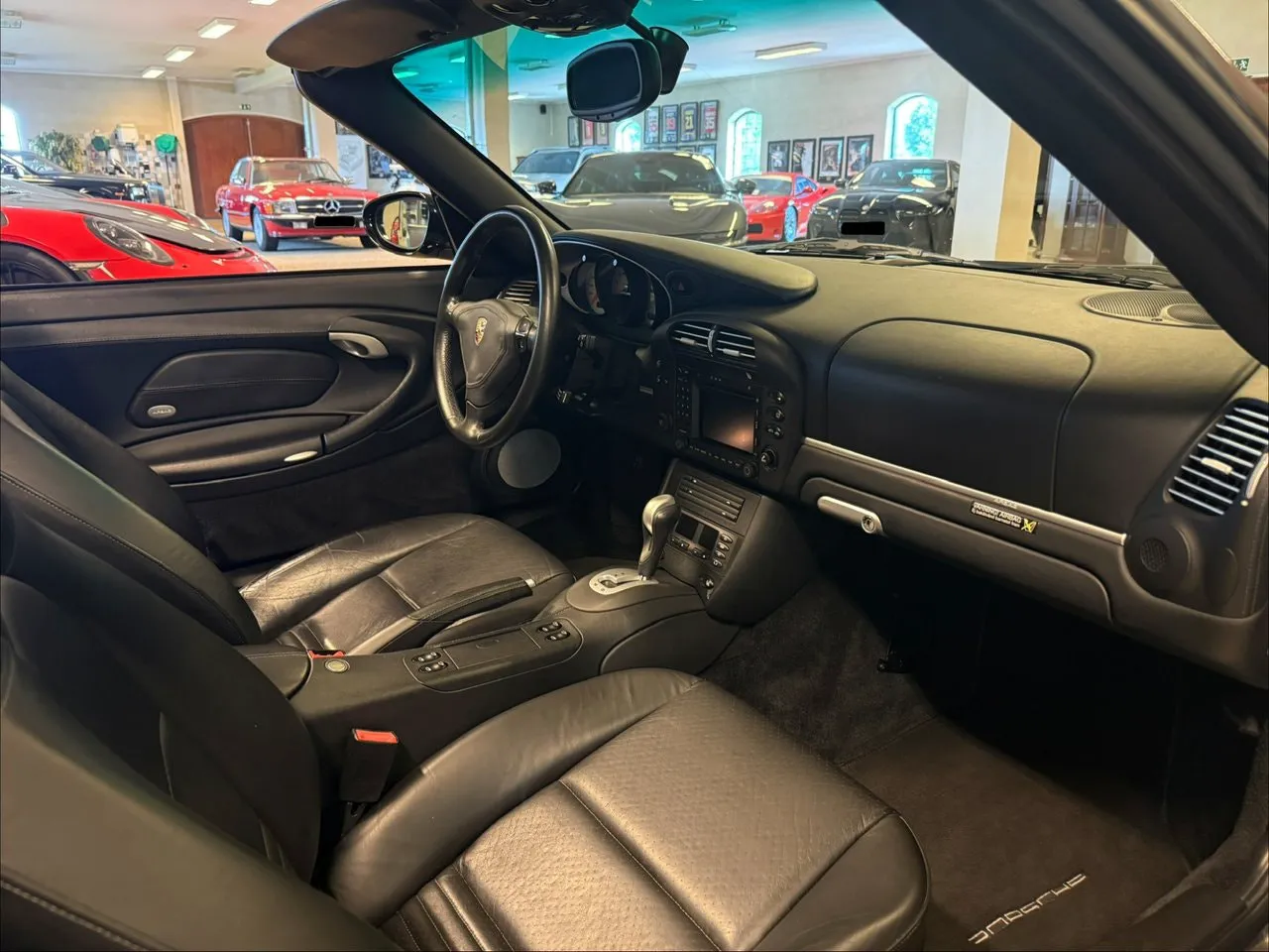 Vehicle image 18