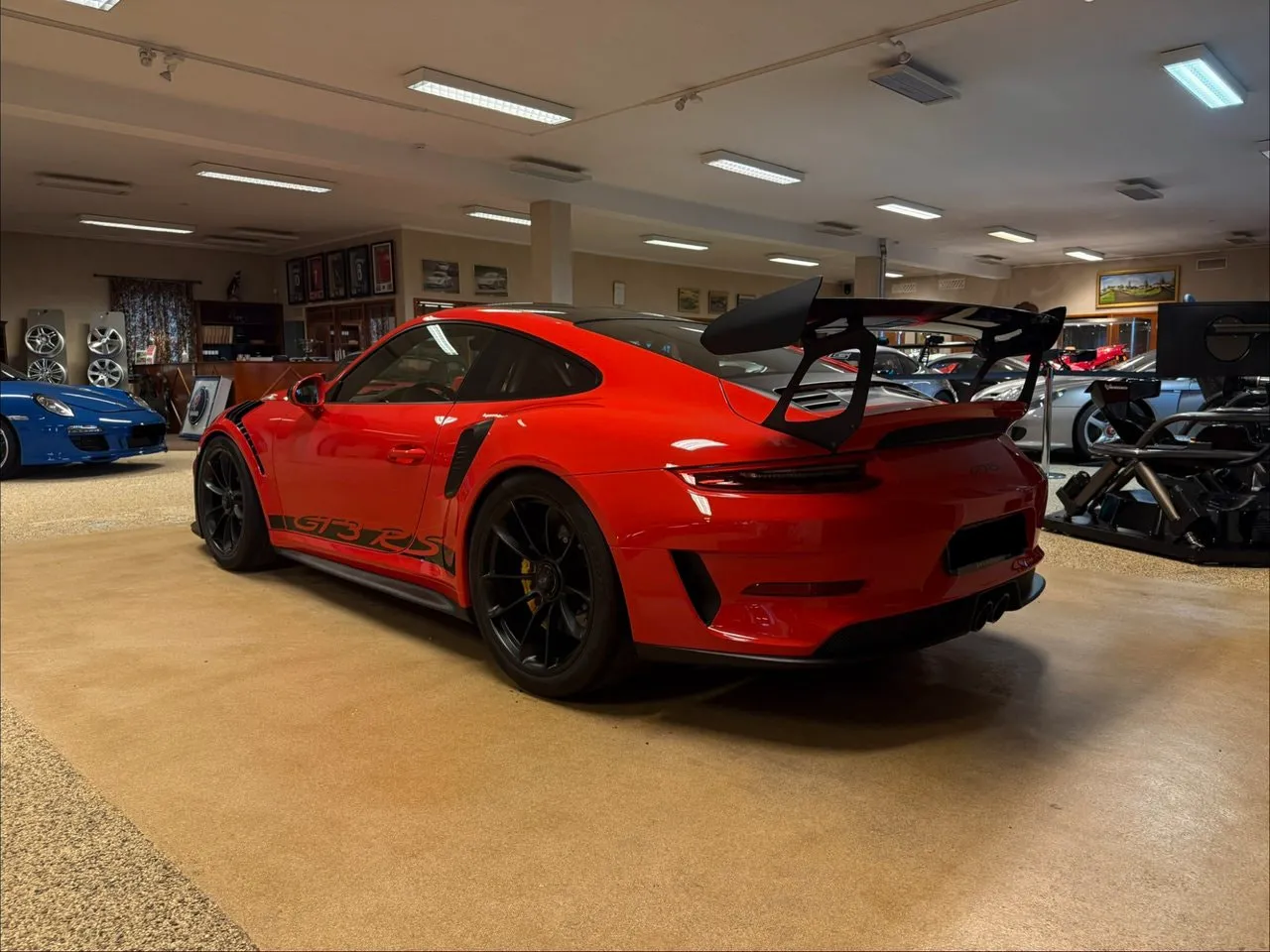 Vehicle image 5