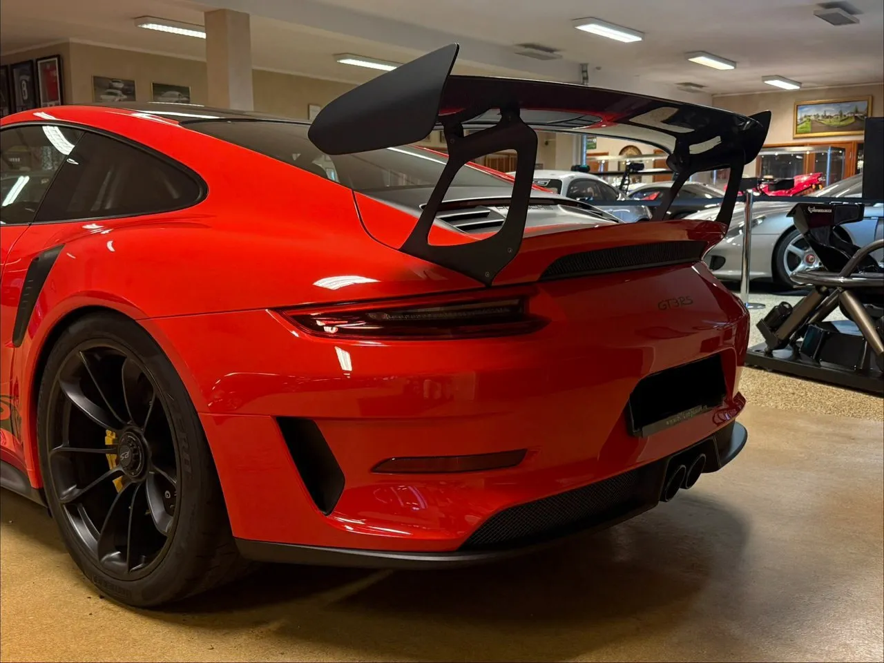Vehicle image 25