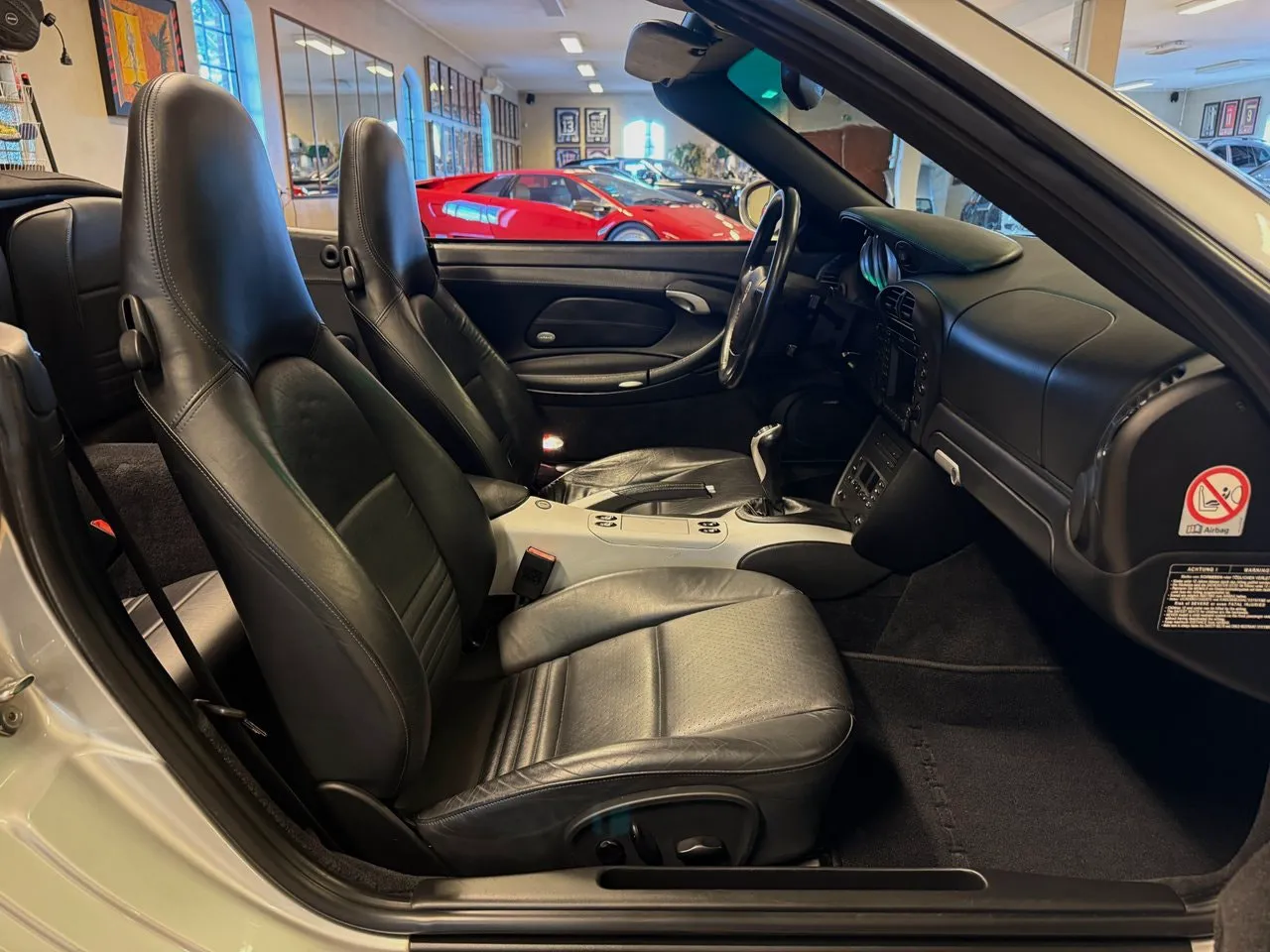 Vehicle image 14