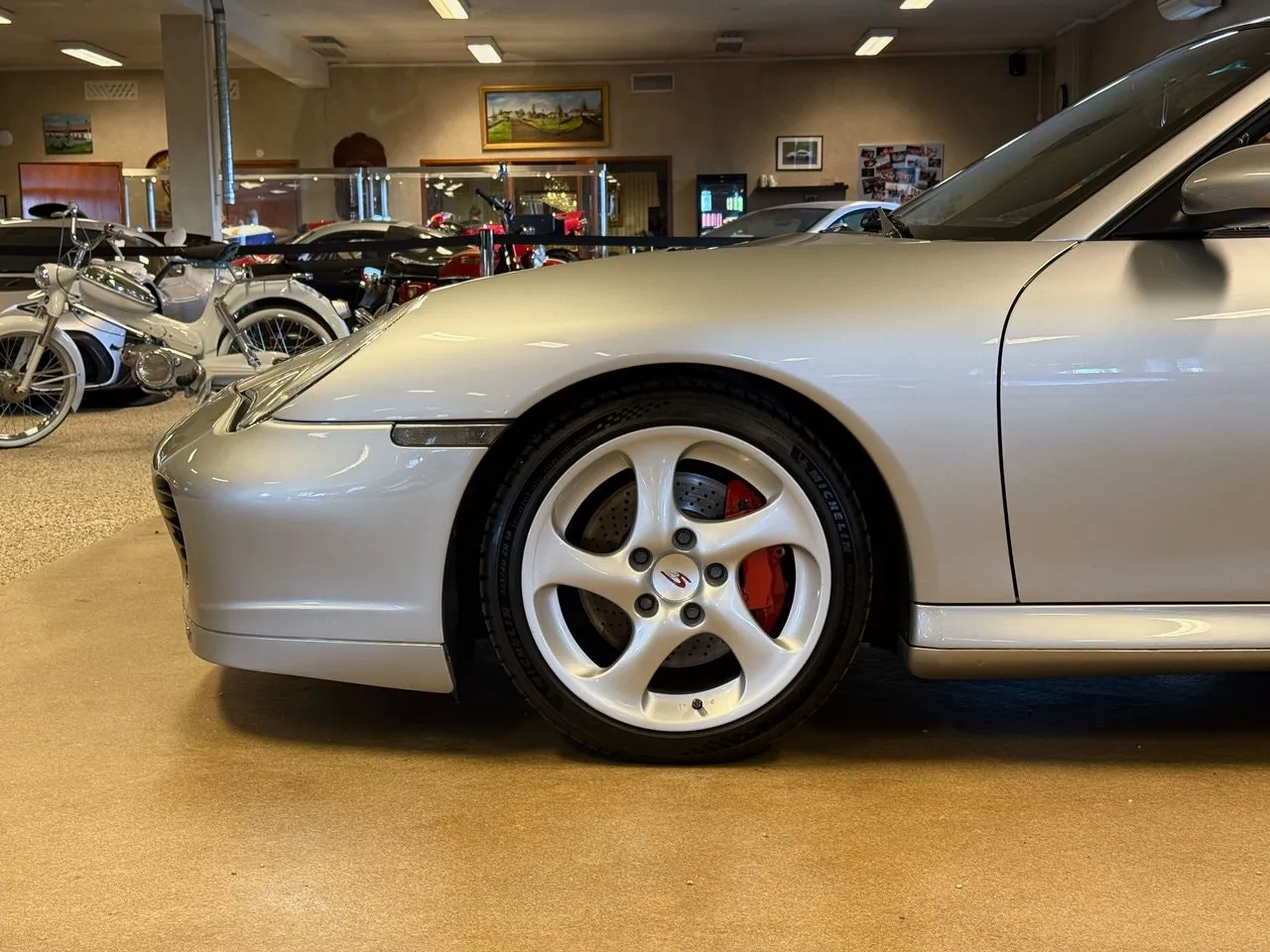 Vehicle image 8