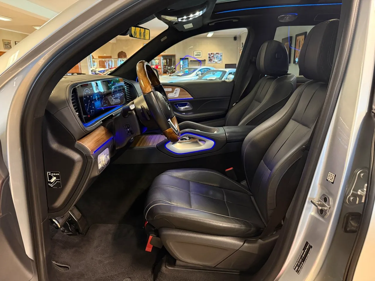 Vehicle image 15