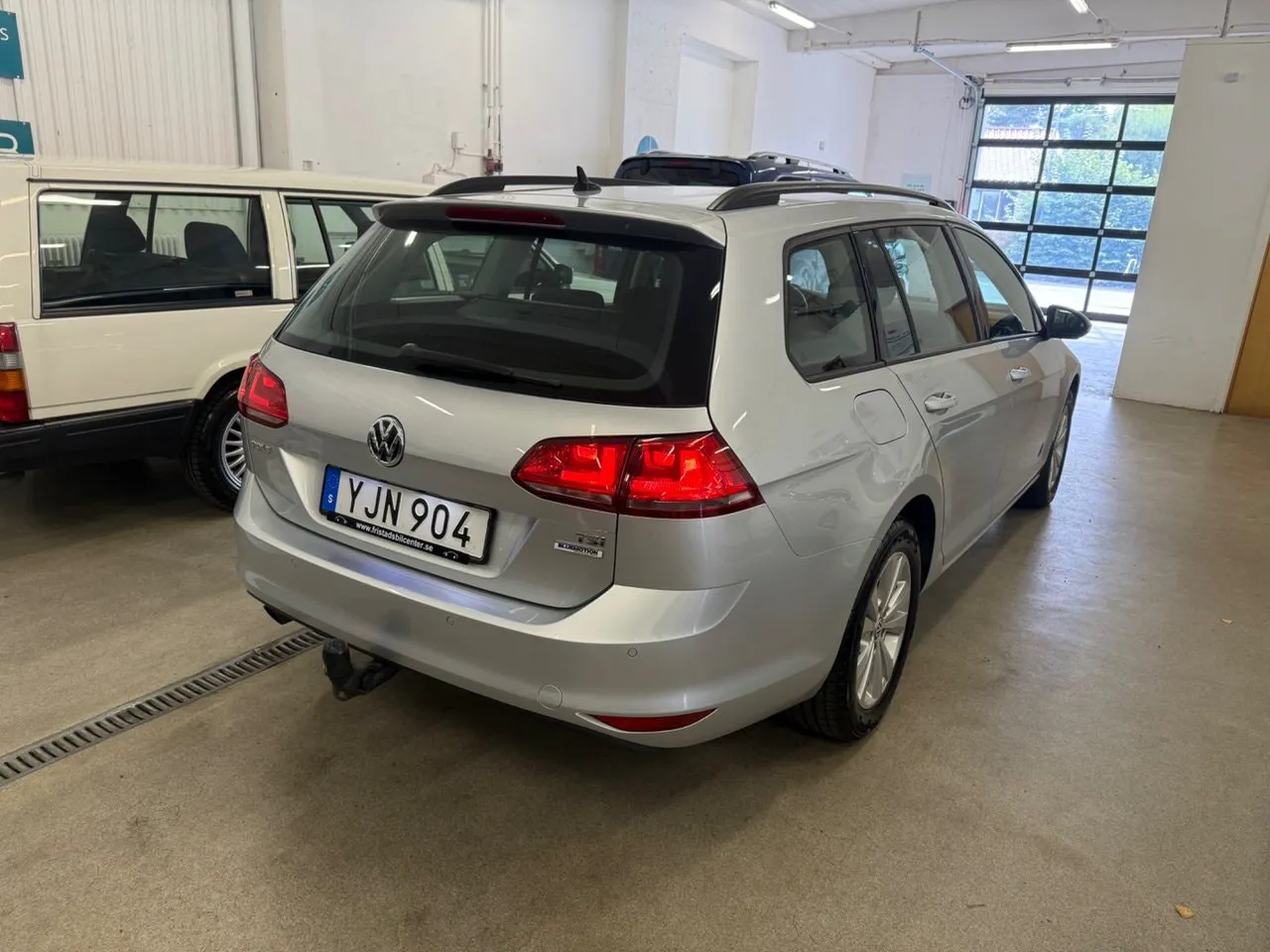 Vehicle image 14