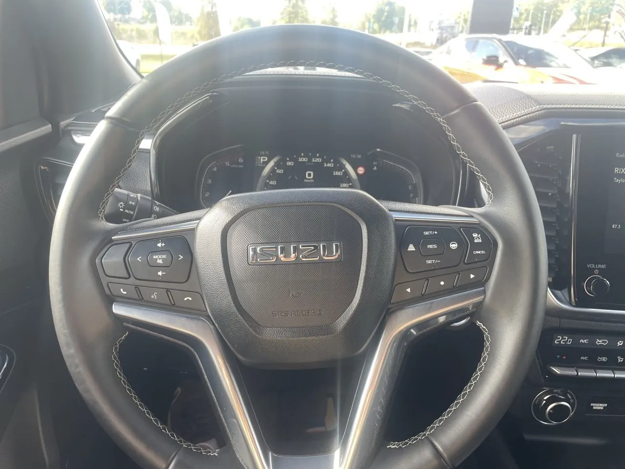 Vehicle image 11