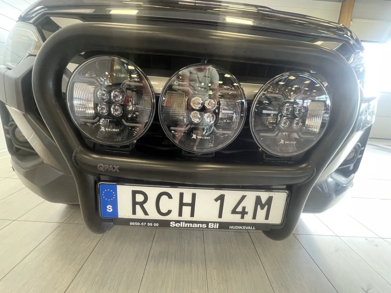 Vehicle image 15