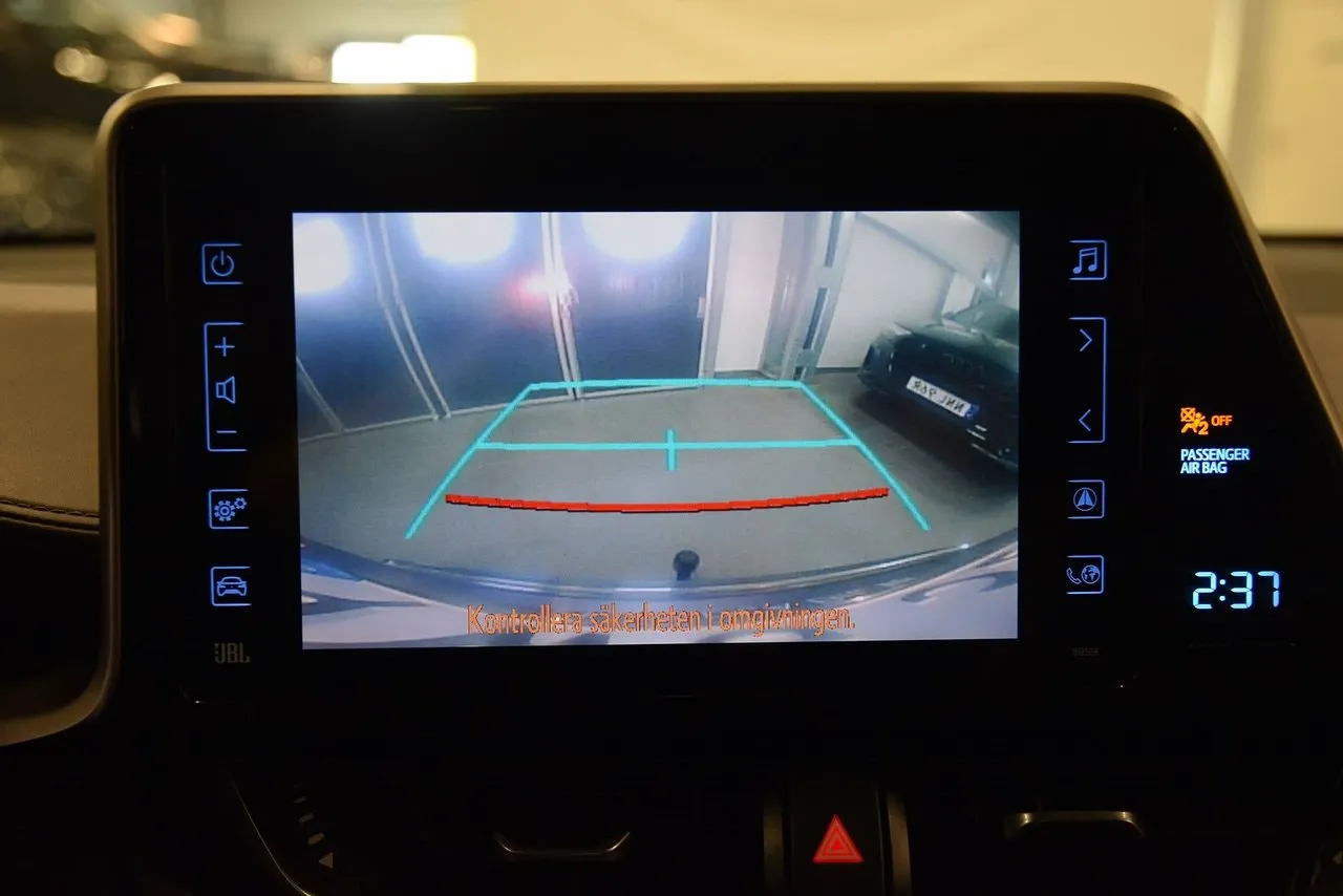 Vehicle image 18