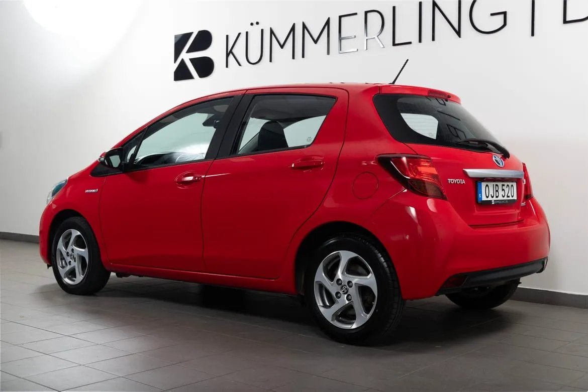 Vehicle image 5