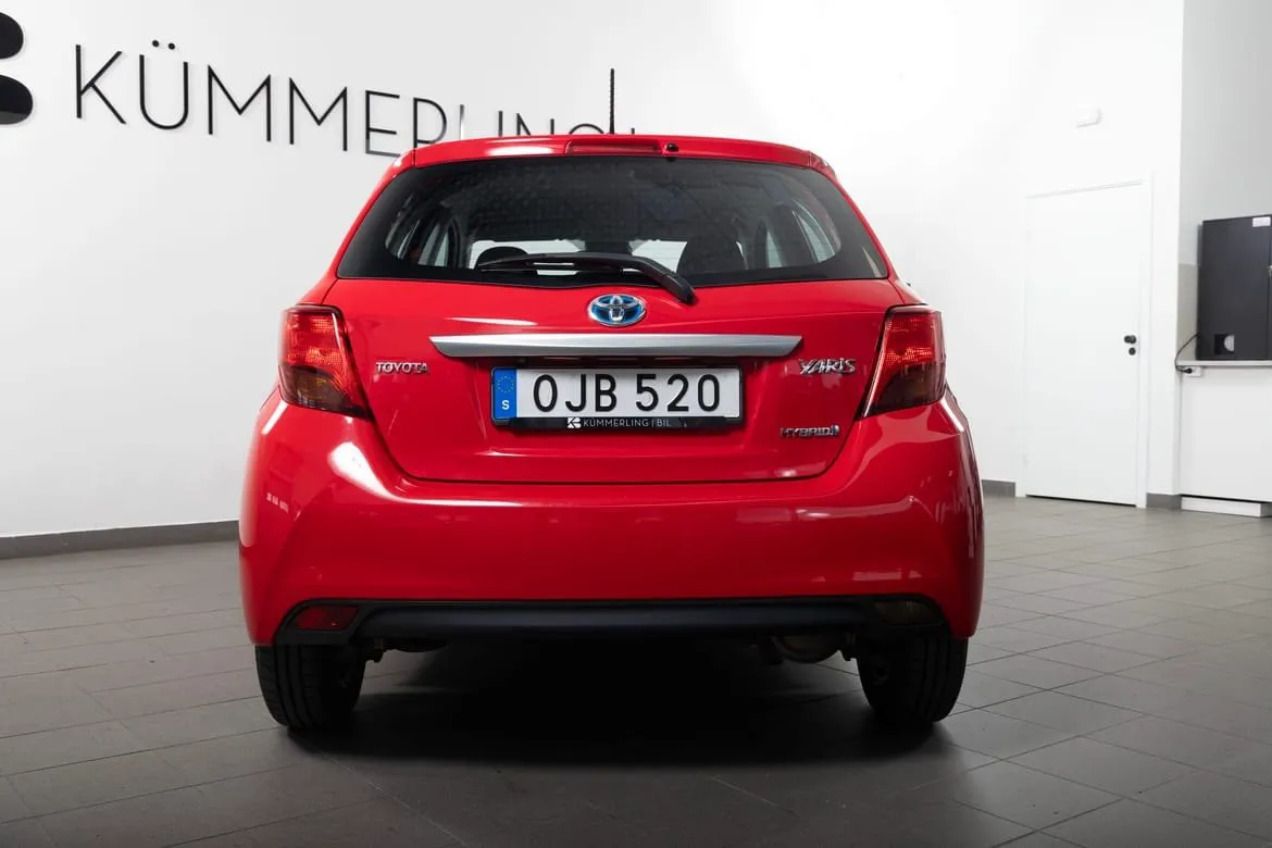Vehicle image 10