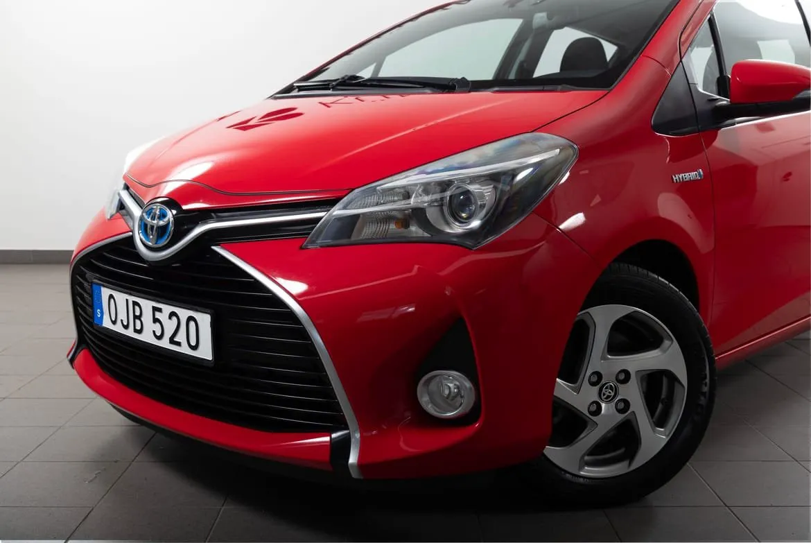 Vehicle image 9