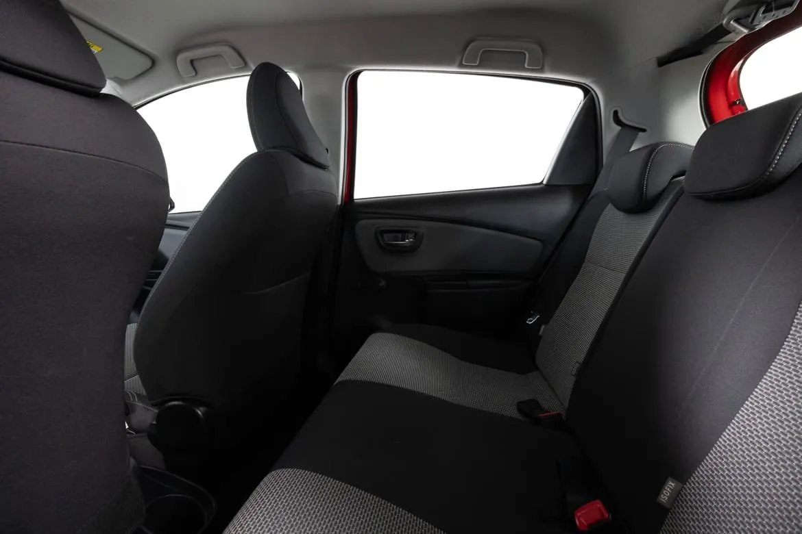 Vehicle image 16