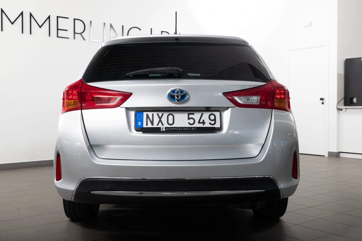Vehicle image 10