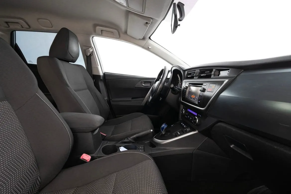 Vehicle image 13
