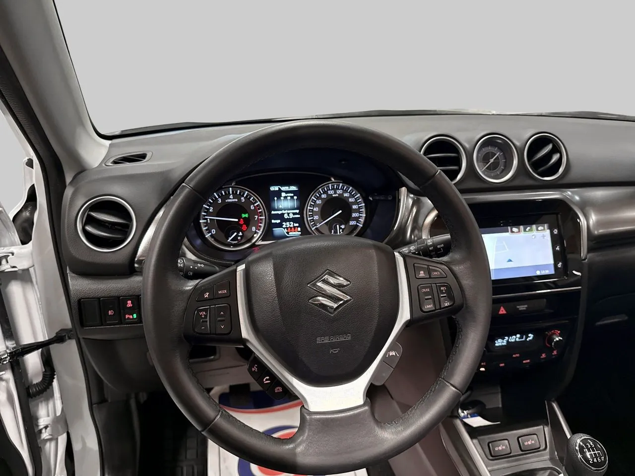 Vehicle image 13