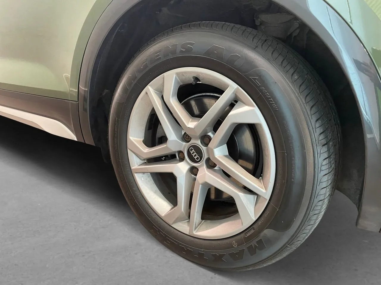 Vehicle image 8