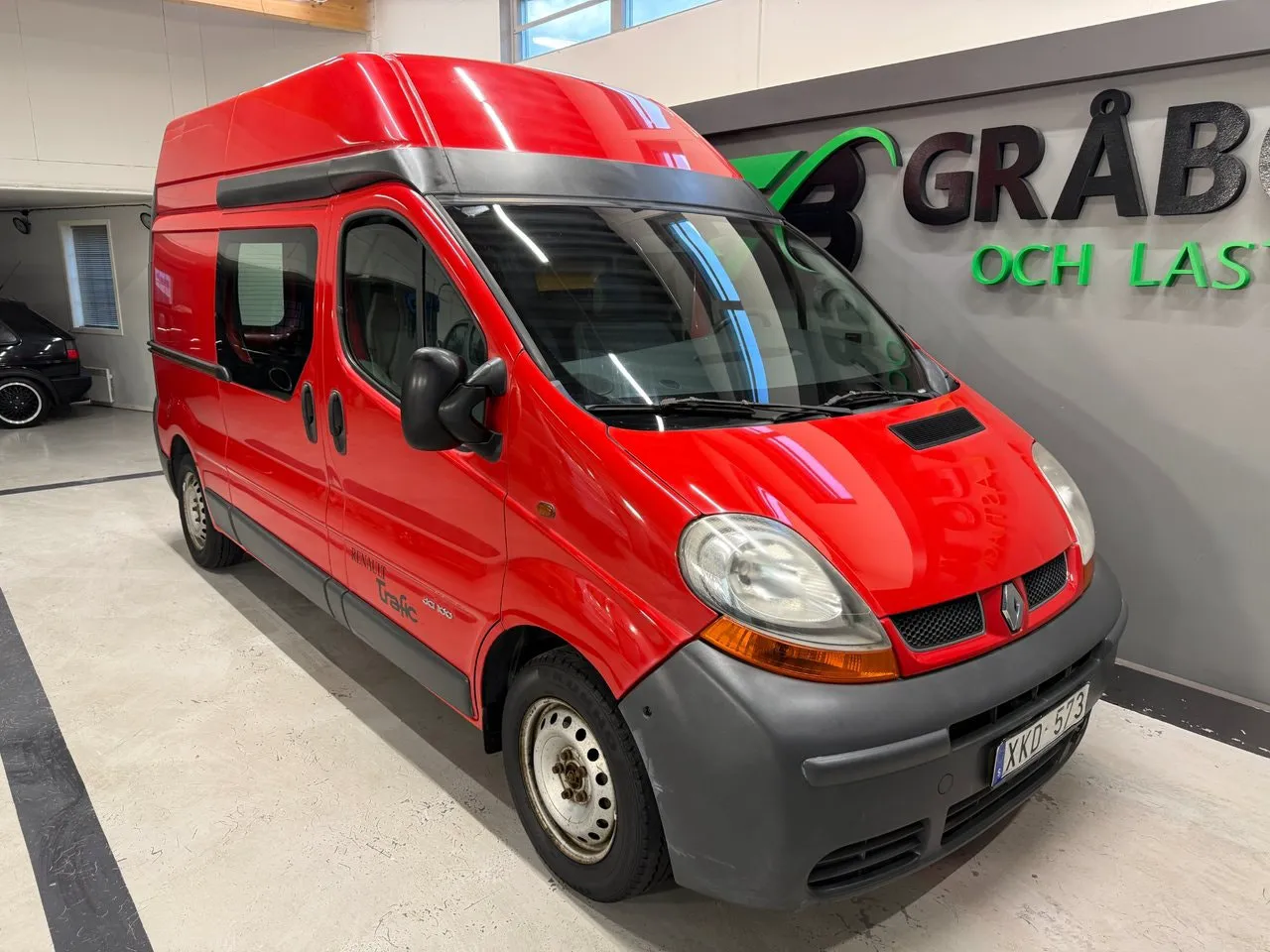 Vehicle image 6