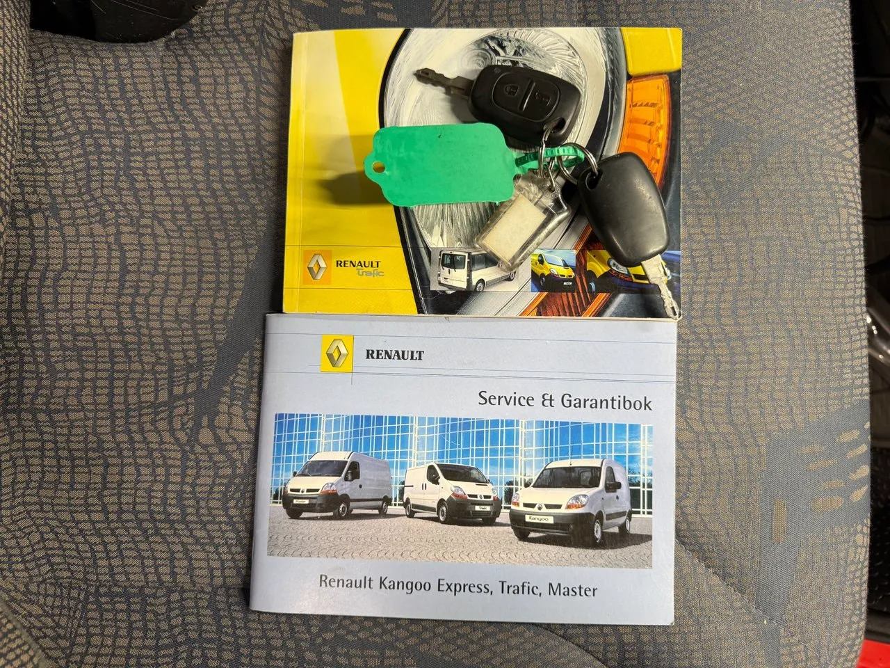Vehicle image 19