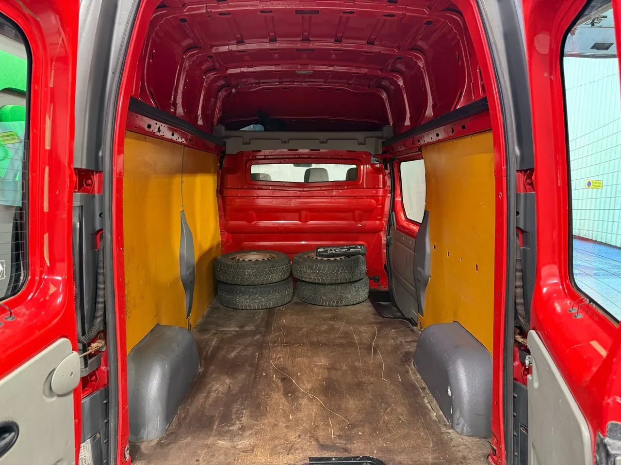 Vehicle image 12