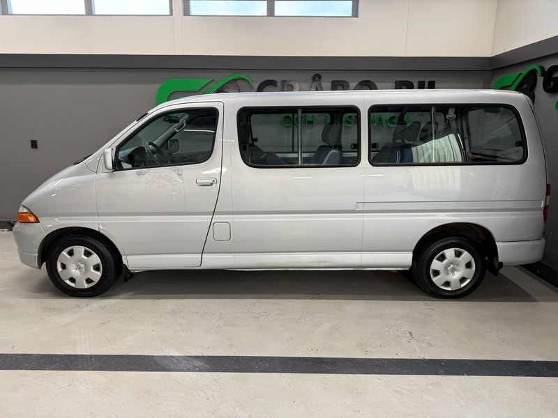 Toyota Hiace bild 2
