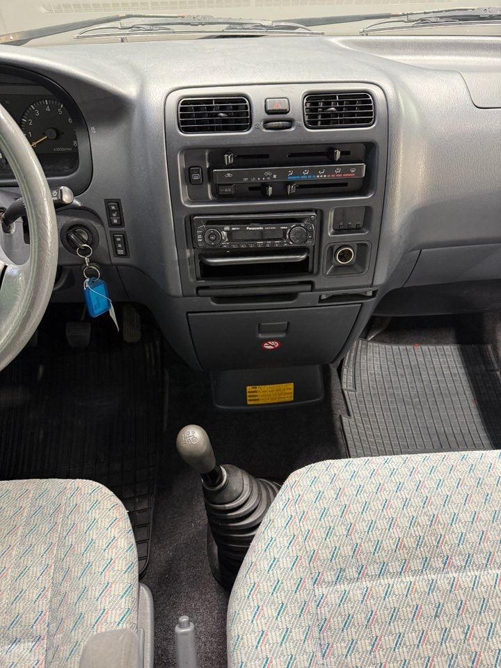 Toyota Hiace bild 15
