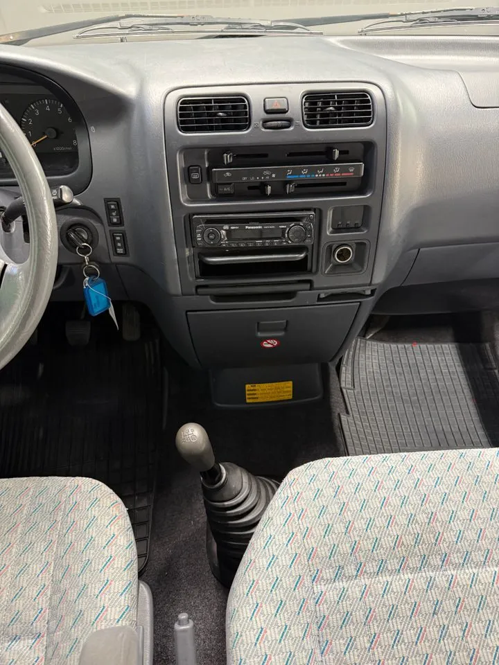 Vehicle image 14