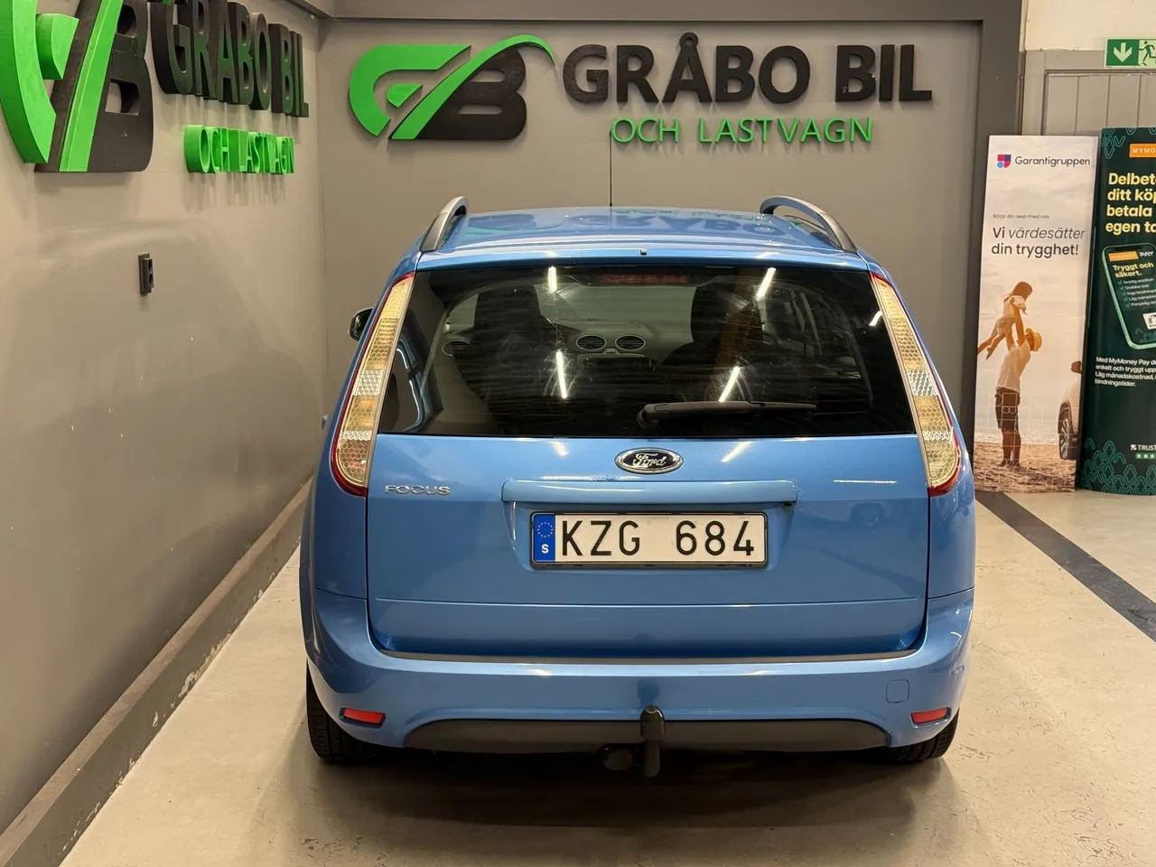 Vehicle image 6