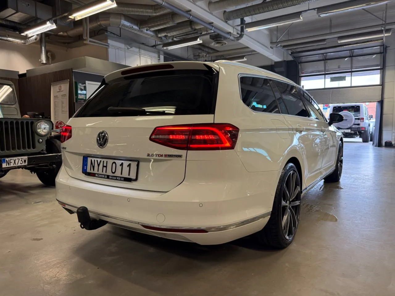 Vehicle image 5
