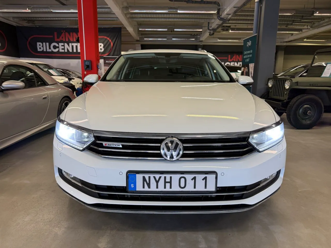 Vehicle image 3