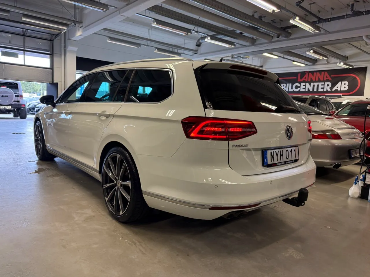 Vehicle image 7