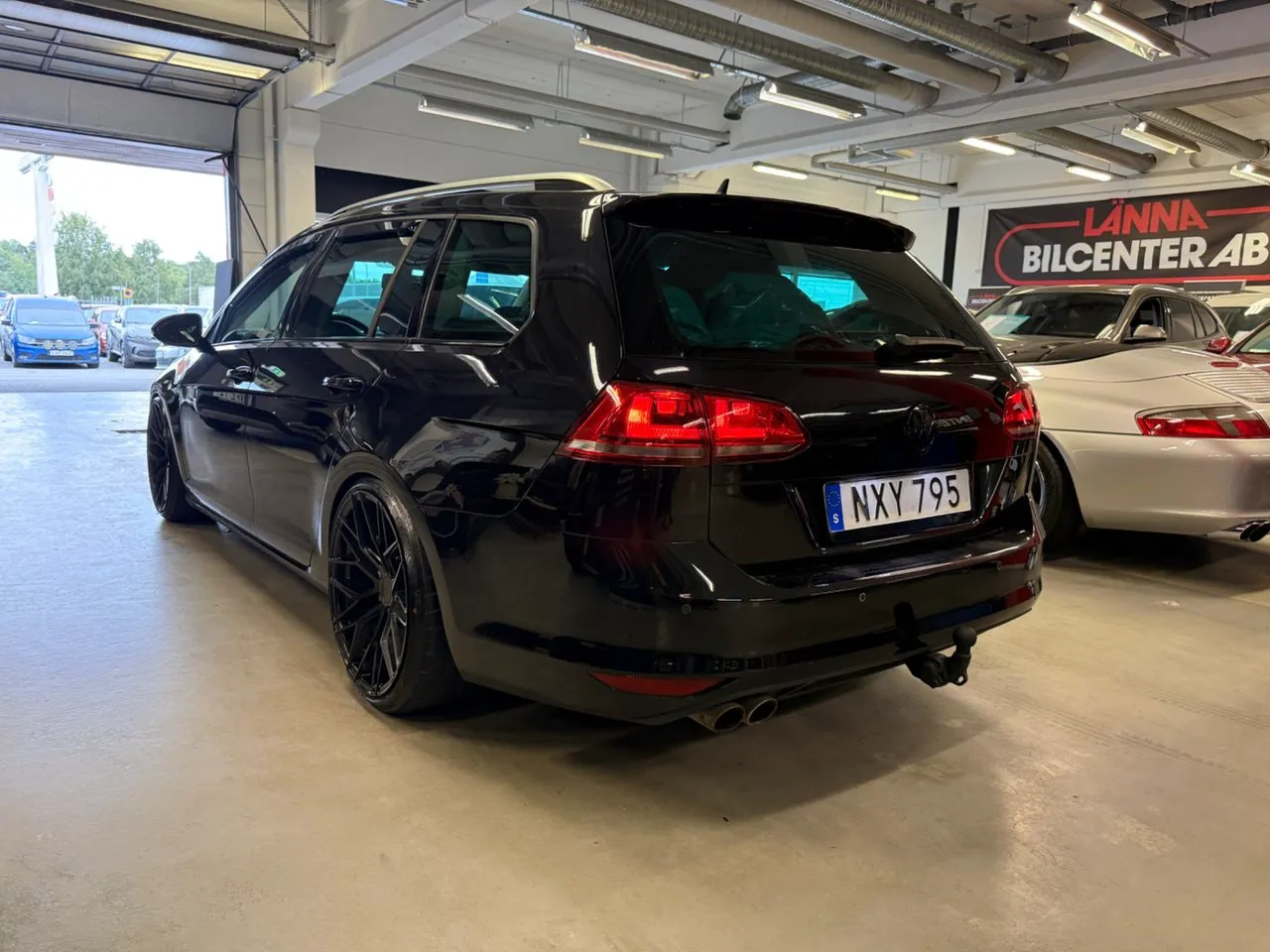 Vehicle image 7