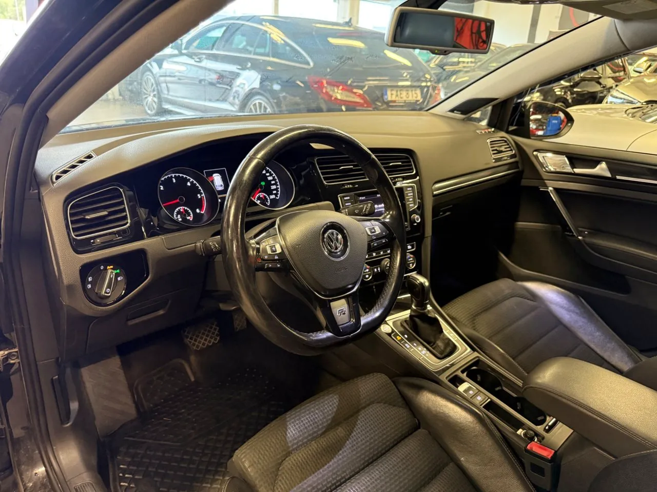 Vehicle image 9