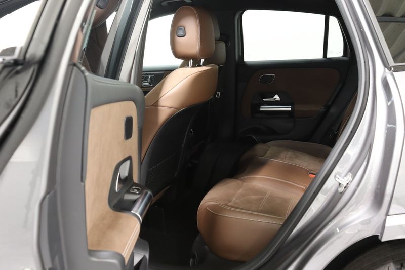 Mercedes GLA250 bild 11