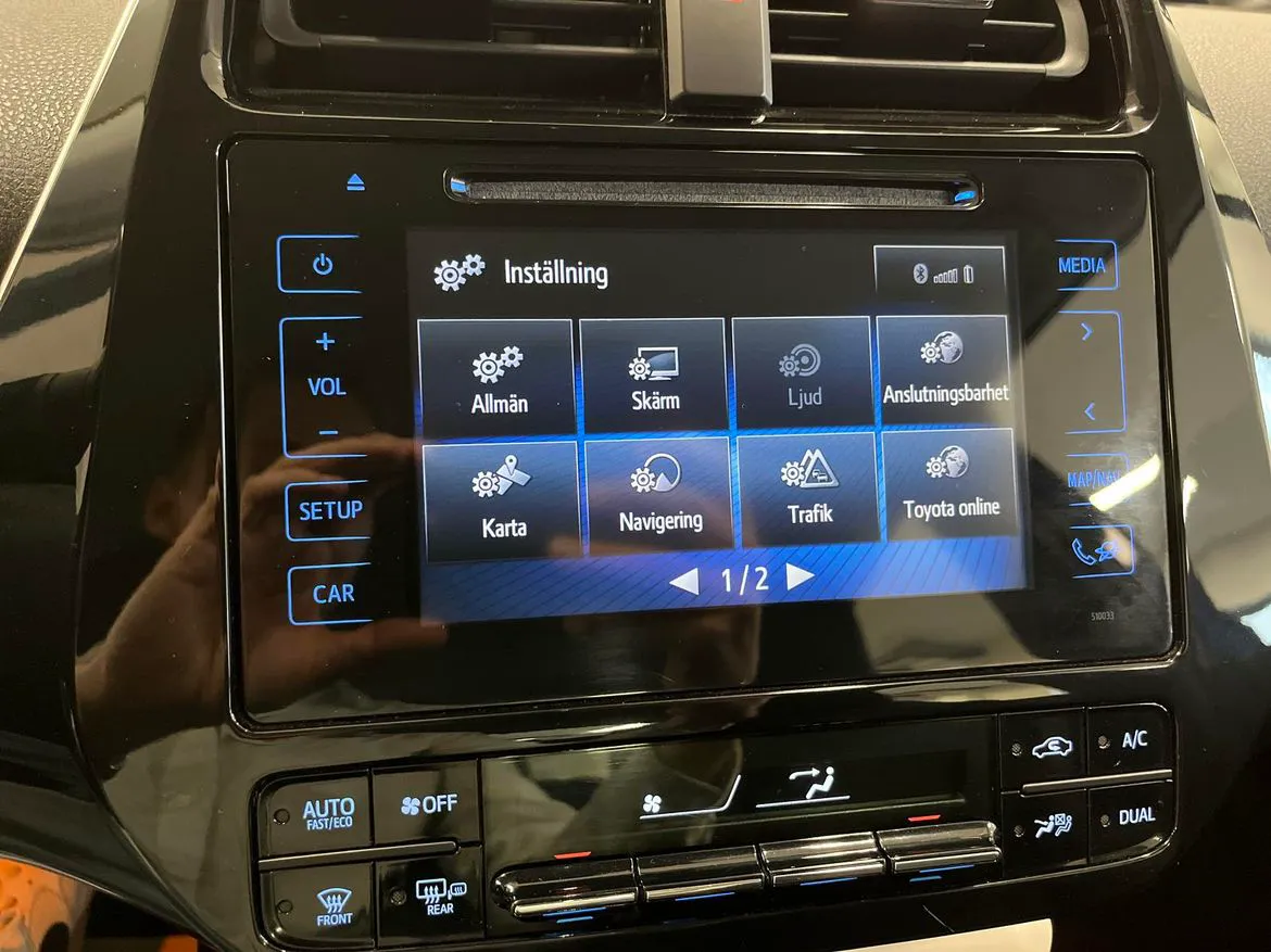 Vehicle image 15