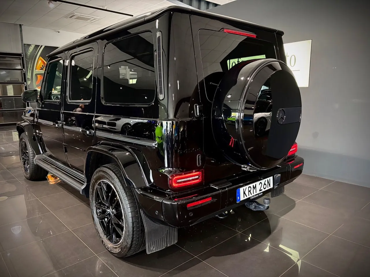 Vehicle image 4