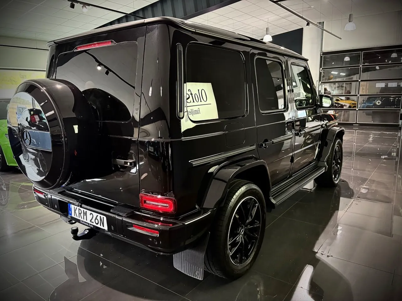 Vehicle image 16