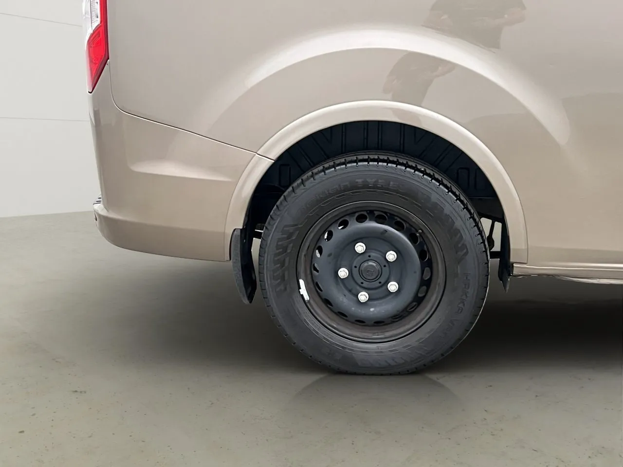 Vehicle image 33