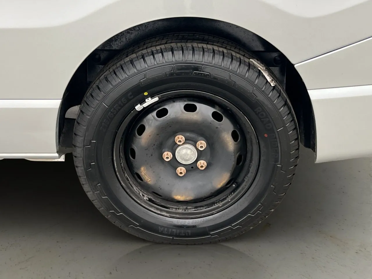 Vehicle image 25
