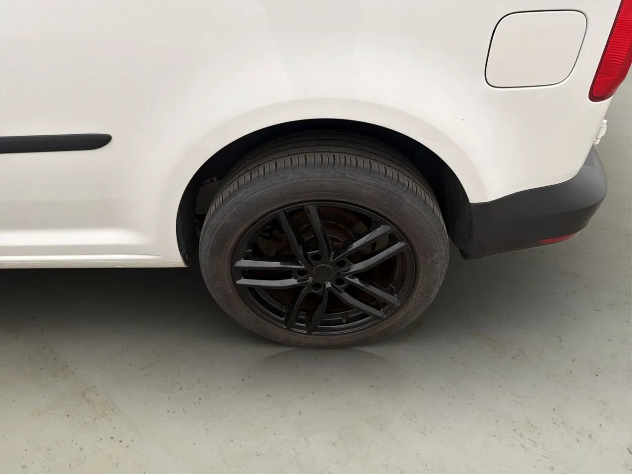 Vehicle image 20