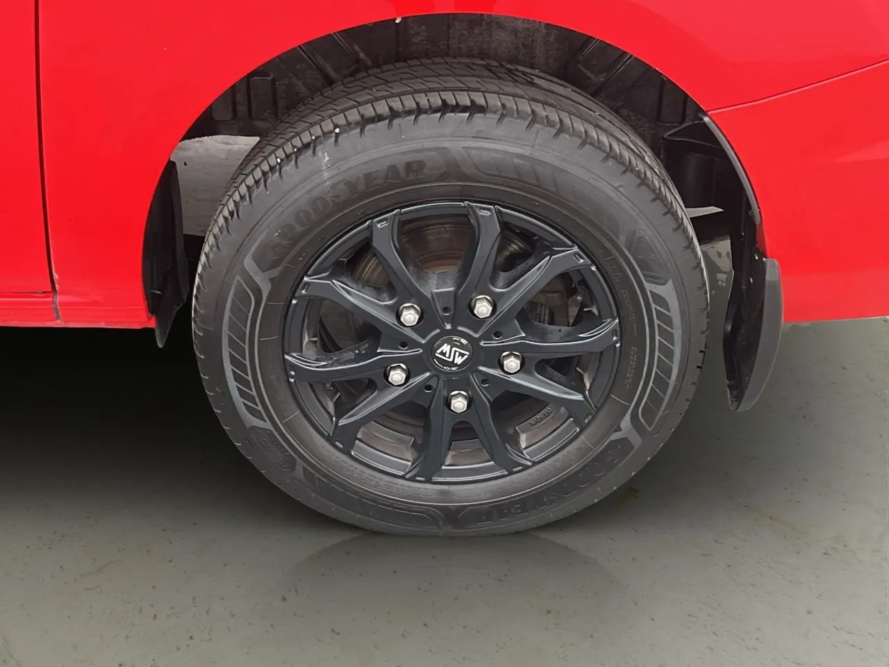 Vehicle image 25