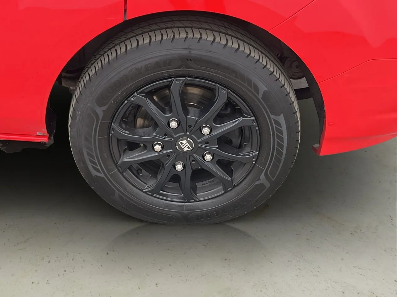 Vehicle image 27