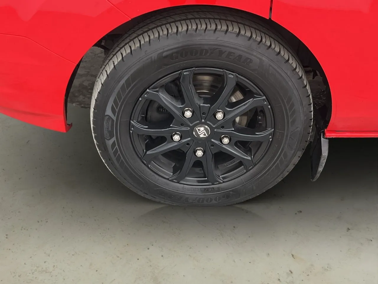 Vehicle image 24