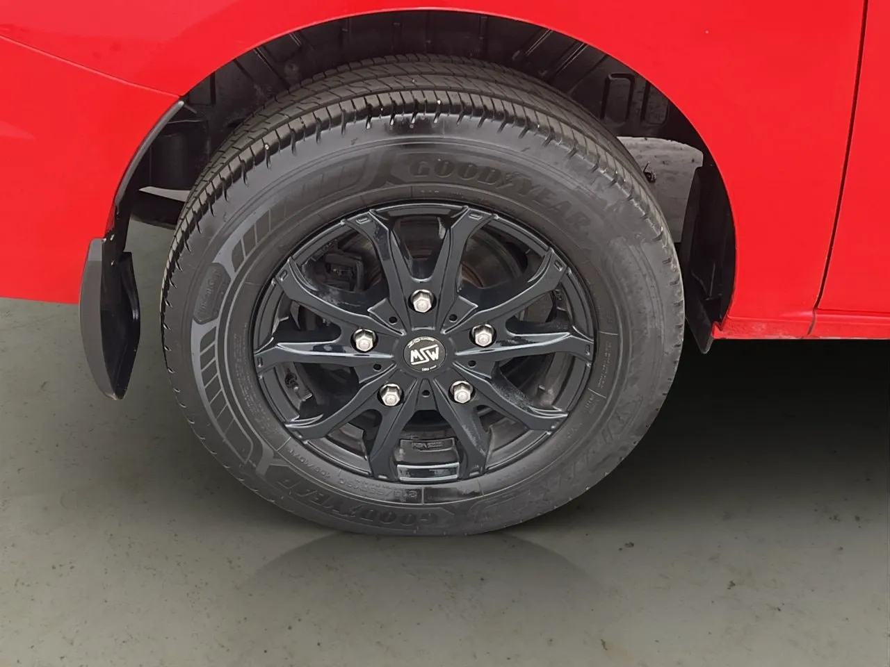 Vehicle image 26